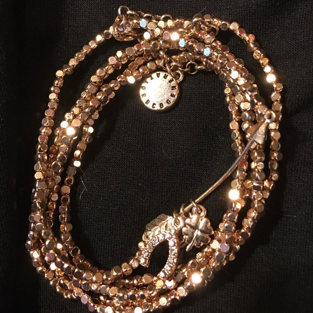LUCKY GOLD Charm Bracelet - Picture 4 of 9